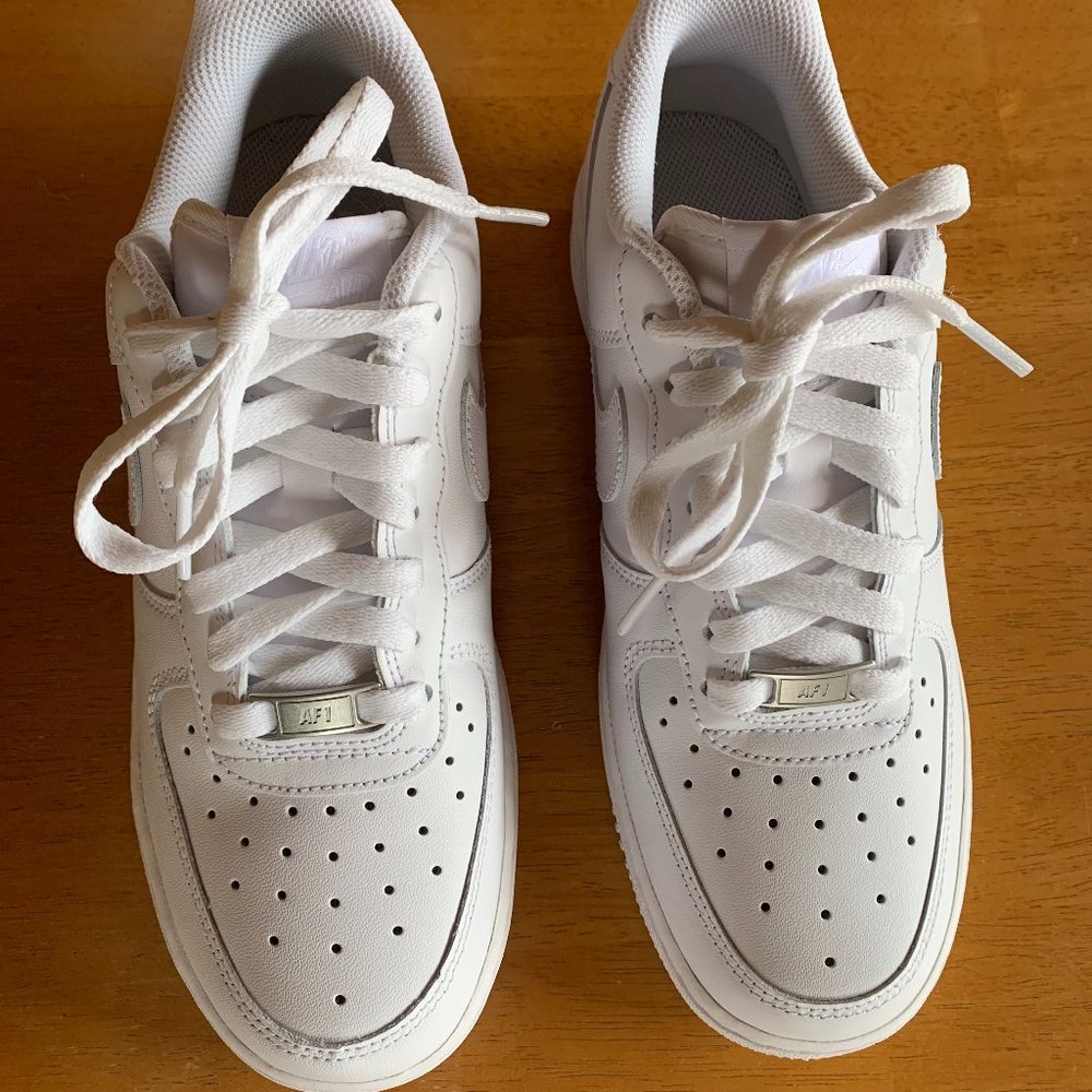 NEW Nike Air Force 1 '07 white women's shoes size 8